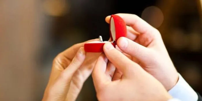 【プレゼント】彼氏彼女の指輪サイズや号数をこっそり測りたい時はどうする?