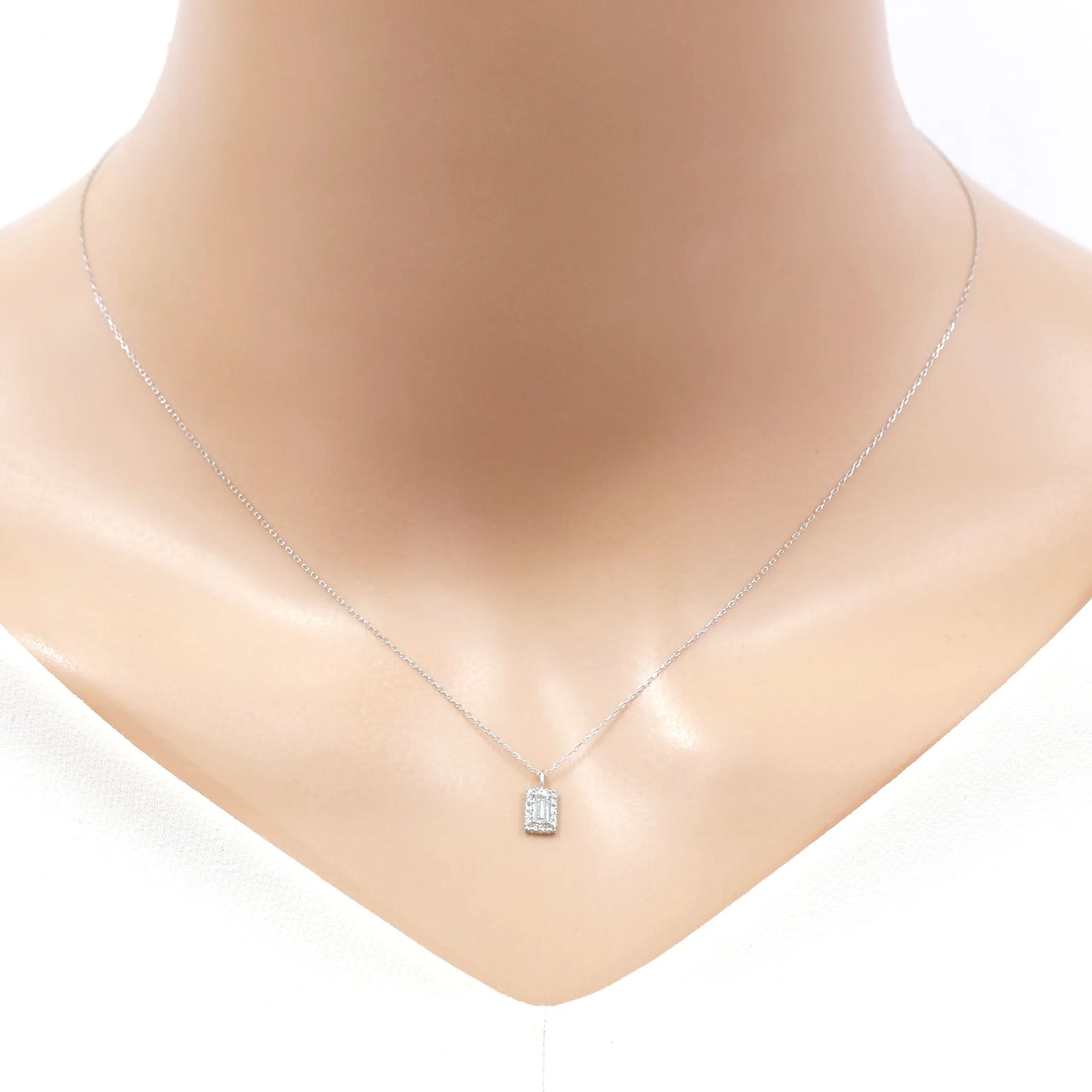 ネックレス ダイヤモンド0.15ct Pt950製 バゲット取り巻き FJP−8748−Pt95N