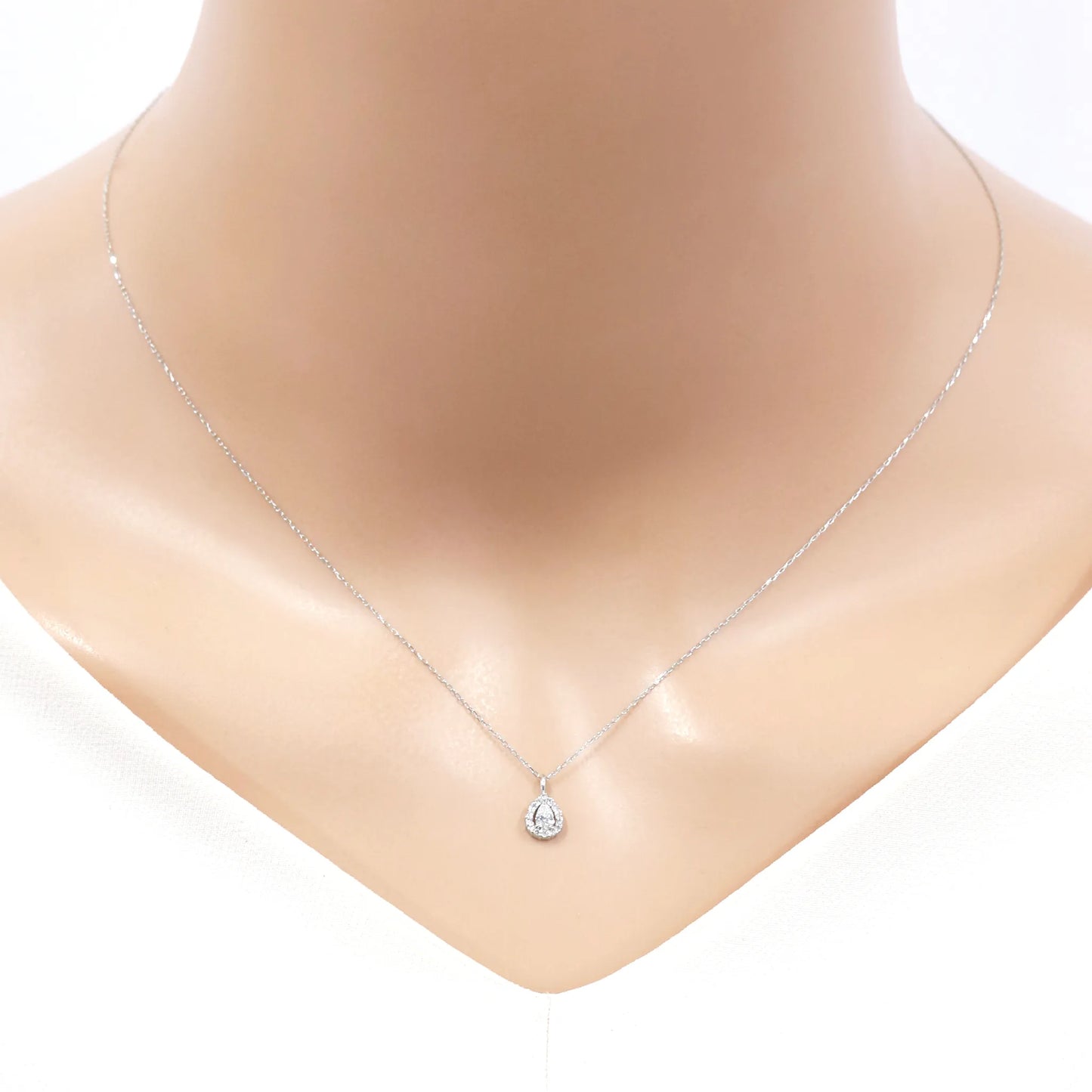 ネックレス ダイヤモンド0.15ct Pt950製 ペアシェイプ取り巻き FJP−8786−Pt95B