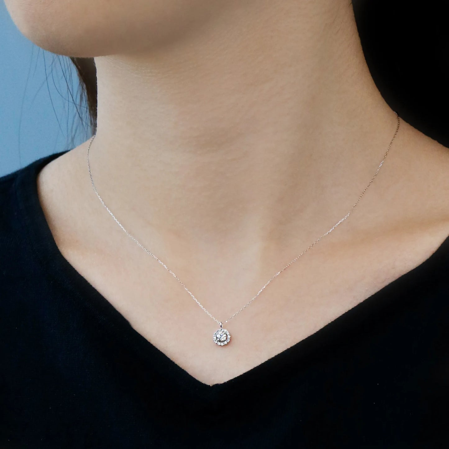 ネックレス ダイヤモンドtotal0.25ct 取り巻き Pt900製 FJP-8809-Pt 着用イメージ