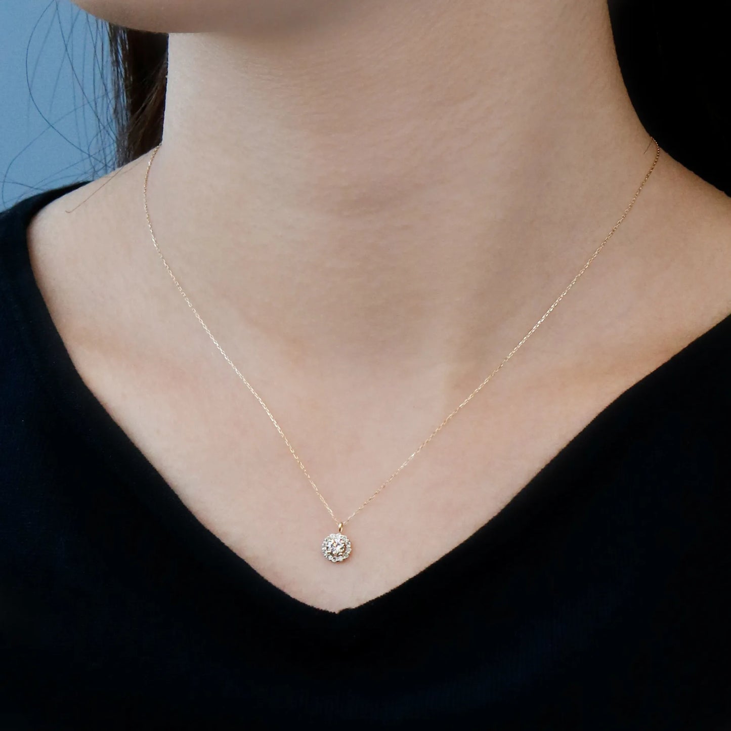 ネックレス ダイヤモンドtotal0.30ct 取り巻き K18YG製 FJP-8810-YG 着用イメージ