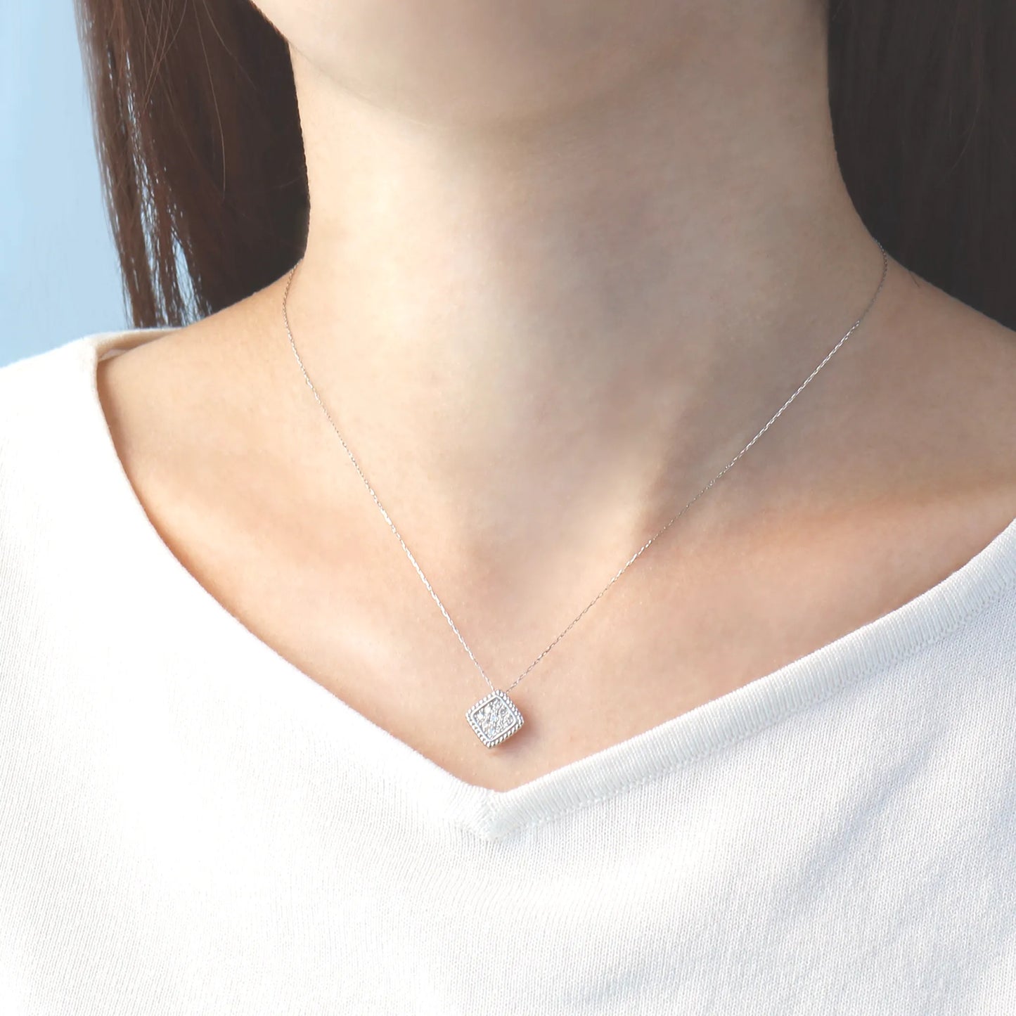 ネックレス ダイヤモンド0.15ct 菱形 FJP-8851-Pt 着用イメージ