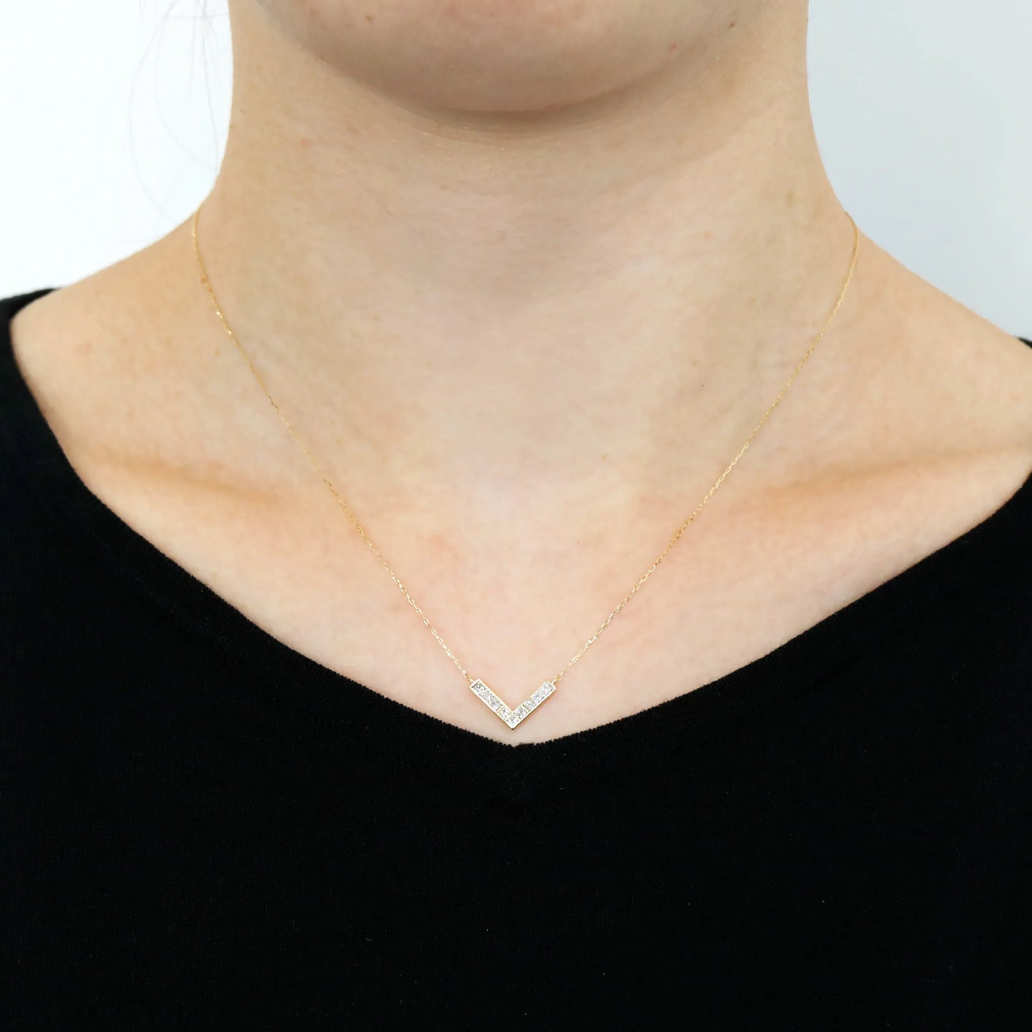 ネックレス プリンセスカットダイヤモンド0.25ct Vライン K18YG製 FJP-8870-YG*A
