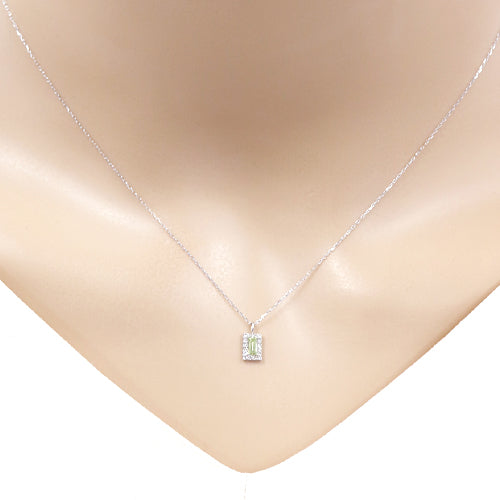 ネックレス ペリドット0.1カラット/ダイヤモンド0.05カラット Pt900製 バゲット取り巻き FJP-8748PR-PtC 着用イメージ