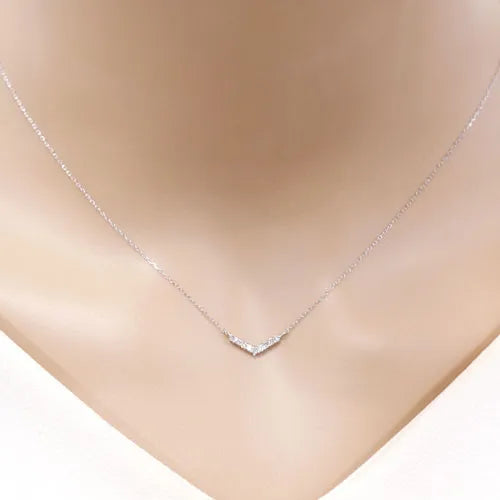 ネックレス　ダイヤモンド0.1ct　Vライン　Pt900製　ＦＪＰ－８６９４－Ｐｔ
