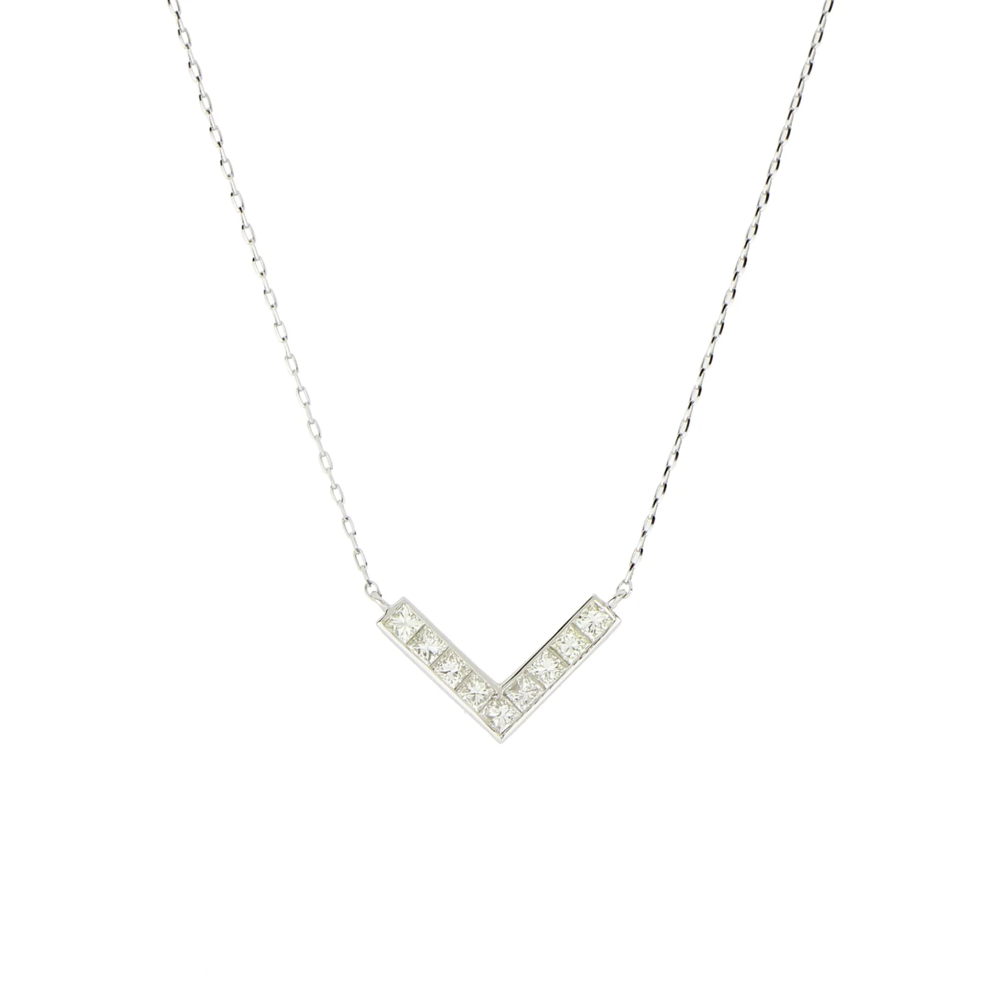 ネックレス　プリンセスカットダイヤモンド0.25ct　Vライン　Pt900製　ＦＪＰ－８８７０－Ｐｔ＊Ａ　正面
